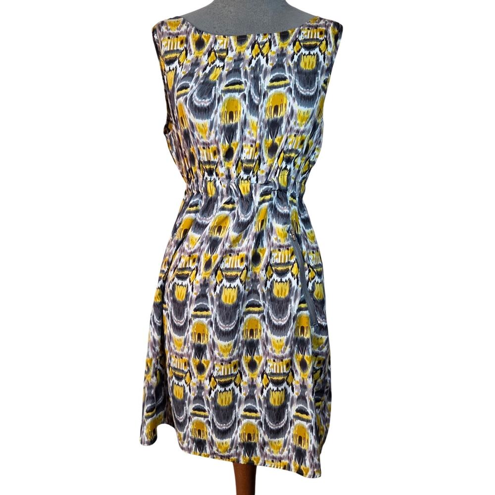 Sleevless Knee Length Dress Size Medium